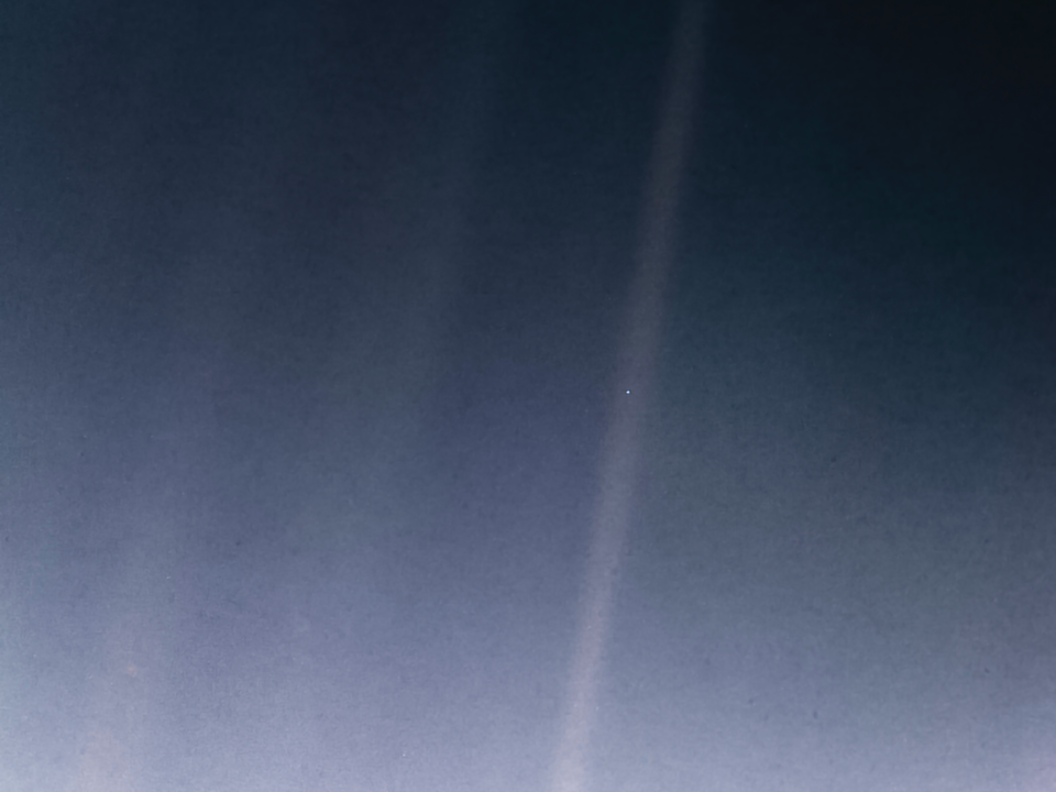 ペイル ブルー ドット 60億km先から見た地球 天文学者カール セーガン氏が残した偉大な名言 プチ起業したプチ起業家ブログ プチ起業家ドットコム